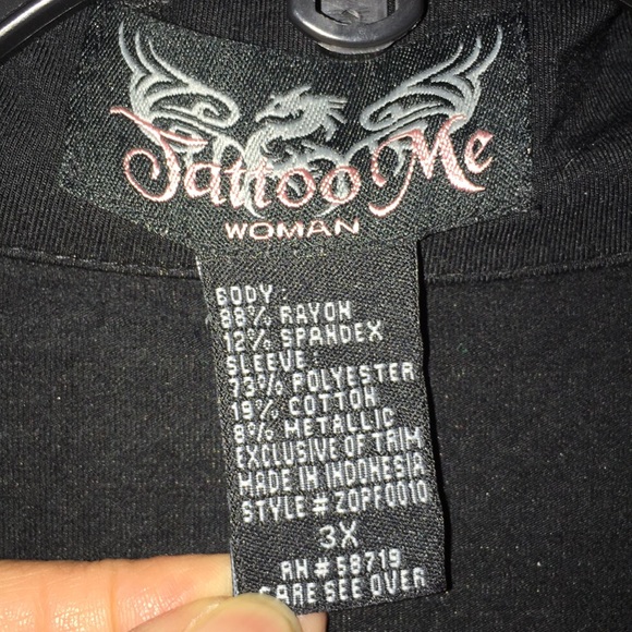 Tattoo Me Collar Tee - Picture 4 of 4